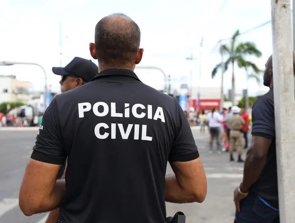 Mulher é espancada na frente do filho após negar dinheiro para drogas - Imagem