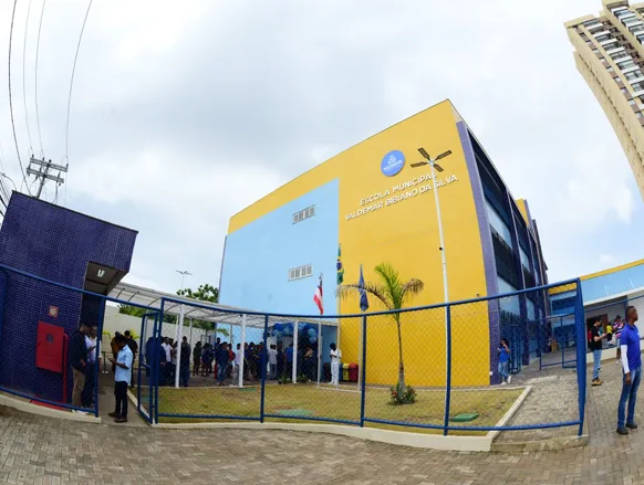 Prefeitura de Salvador inaugura escola de R$ 16 milhões em Piatã - Imagem
