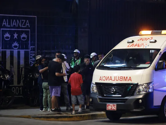Tragédia no Futebol: estádio desaba e deixa 60 feridos e um morto - Imagem