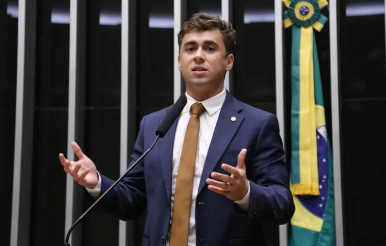 ‘Parece que nem existem’: Nikolas cobra direita durante julgamento de Moraes
