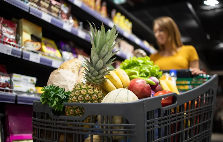 Grande rede de supermercados anuncia 140 mil contratações de inscritos
