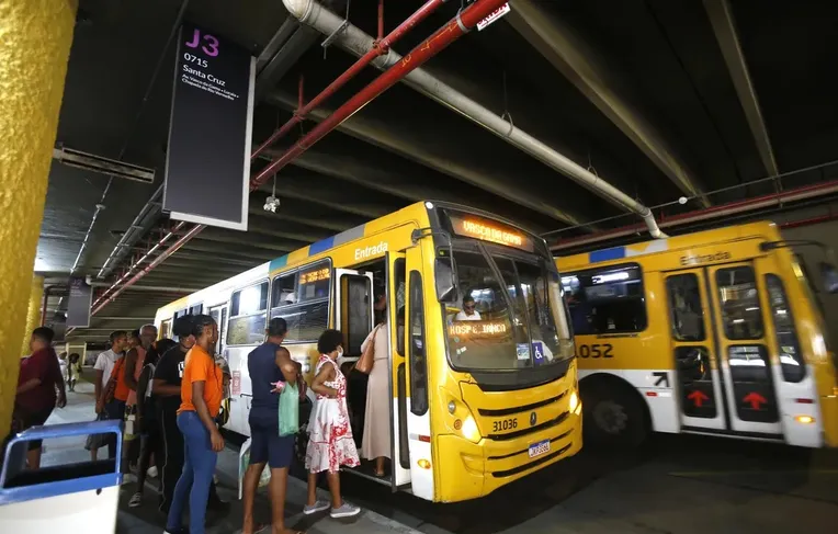 Reunião termina sem acordo e rodoviários ampliam ameaça de greve em Salvador