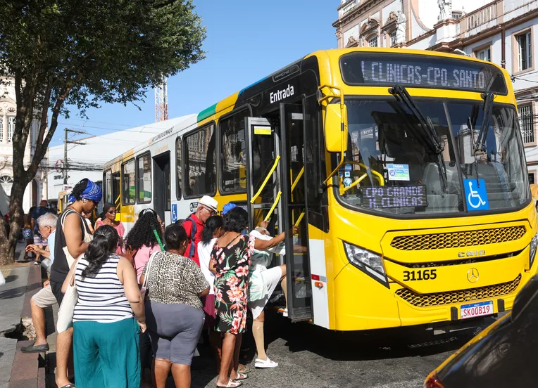 Salvador pede R$ 80 milhões para manter passagem de ônibus em R$ 5,90