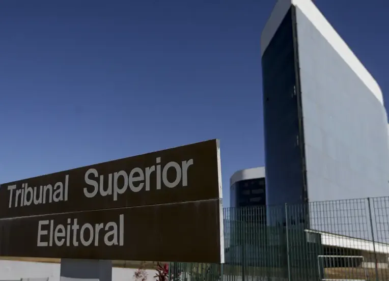 TSE cria conselho para barrar riscos da IA nas eleições de 2026