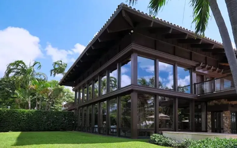 30 anos e R$ 58 milhões: atriz comemora nova fase em mansão de luxo - Imagem