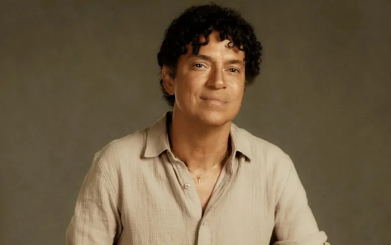 Após polêmica, Jorge Vercillo recebe título na Câmara de Salvador - Imagem