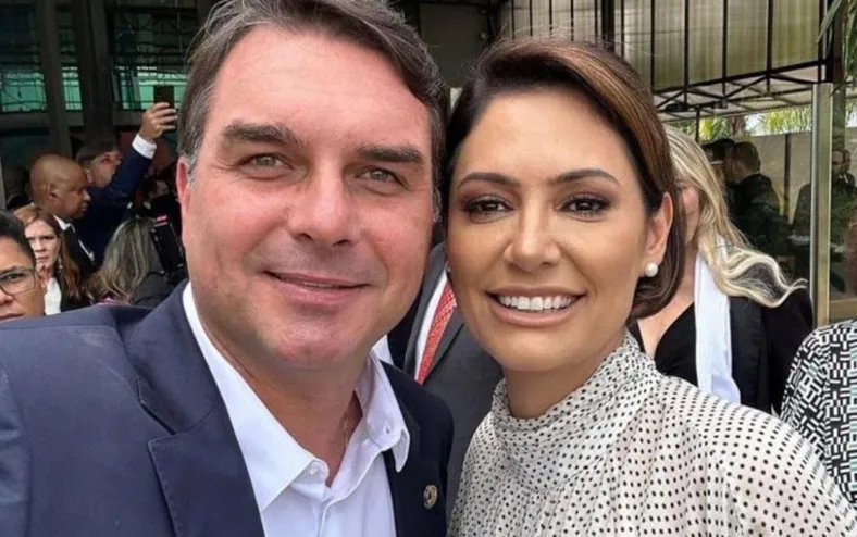Ataques a Flávio Bolsonaro podem fortalecer Michelle; entenda - Imagem
