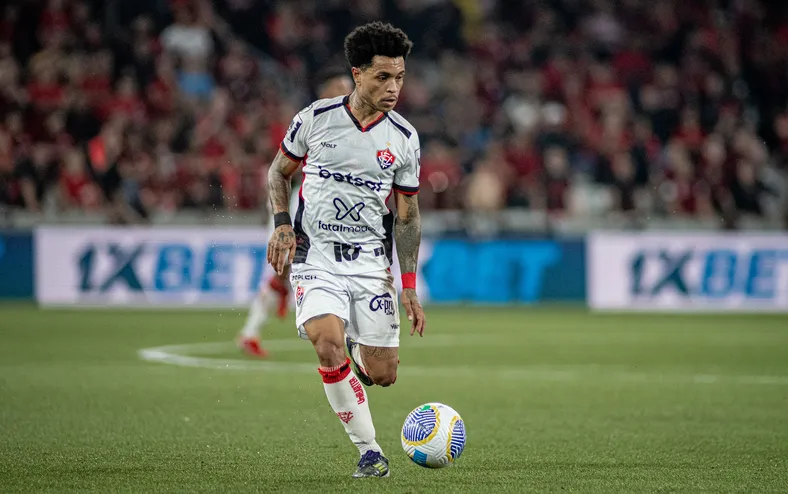 Athletico x Vitória: onde assistir, escalações e tudo sobre o jogo - Imagem