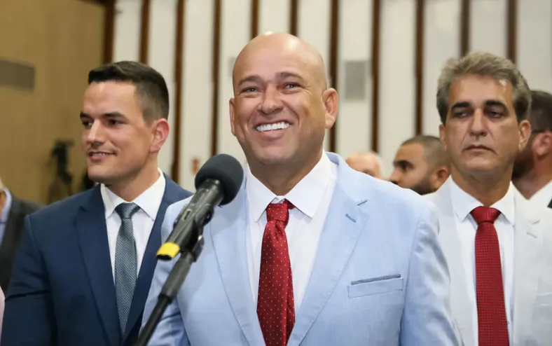 Binho Galinha segue preso, mas se puder, disputa novo mandato - Imagem