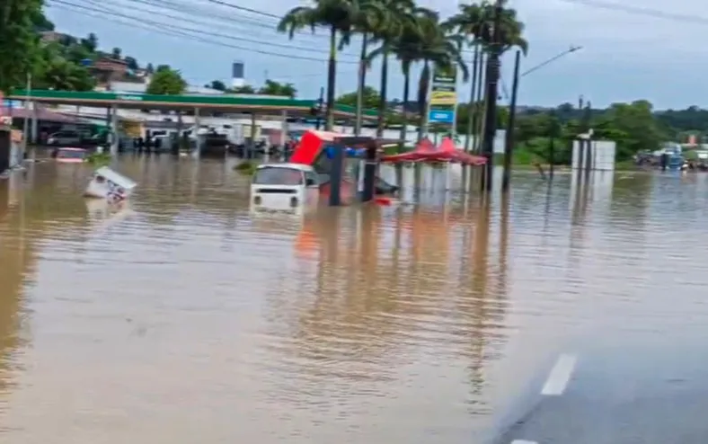 Chuvas no Nordeste: deslizamentos deixam 4 mortos em Pernambuco - Imagem