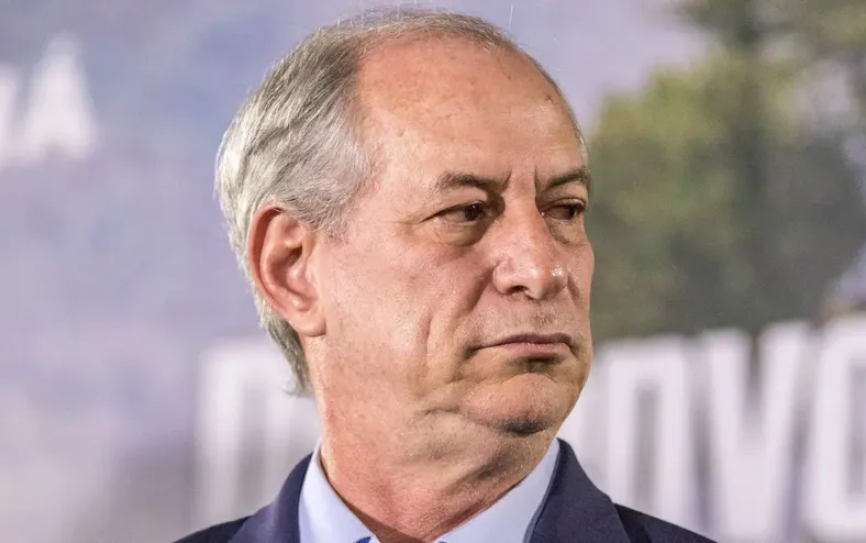 Ciro Gomes desiste da presidência e foca na disputa ao Ceará em 2026 - Imagem