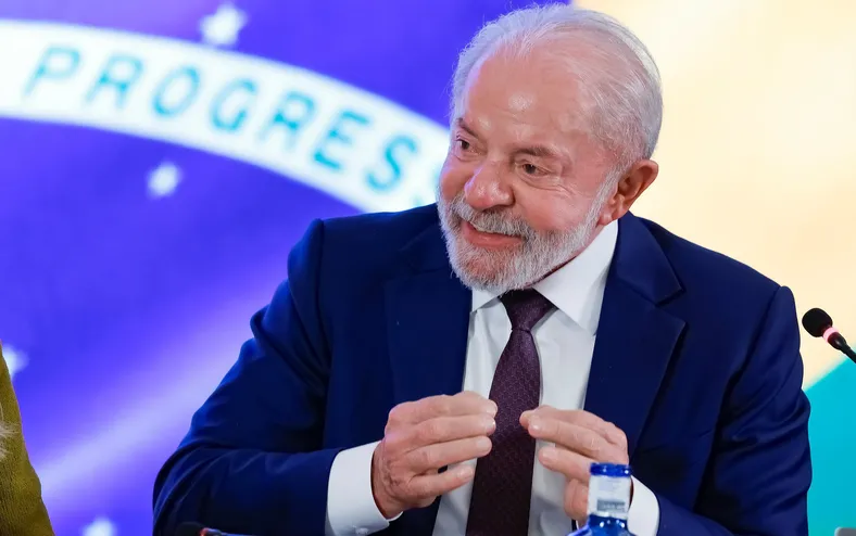 Jorge Messias, vetos e escala 6x1: semana será decisiva para Lula - Imagem