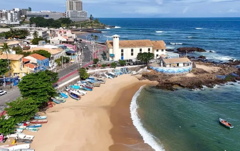 Jovem é morto e mulher sofre tentativa de sequestro no Rio Vermelho - Imagem