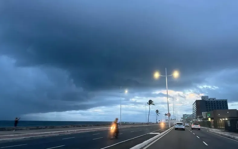 Salvador entra em nível de atenção após fortes chuvas; veja bairros afetados - Imagem