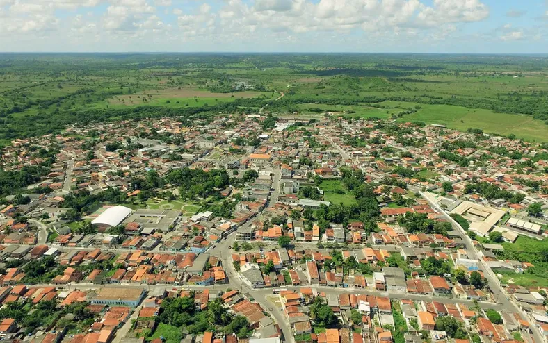 Por que o número de eleitores em Mata de São João supera a população real? - Imagem