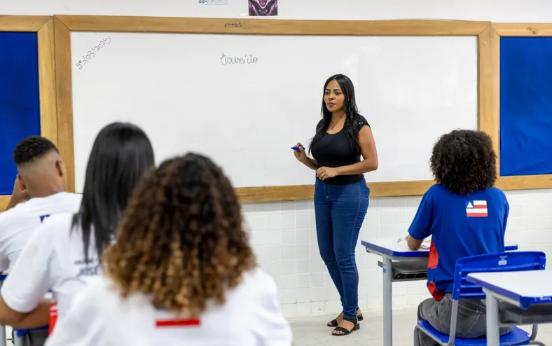 Reajuste de professores aprovado; Bahia pagará 2% acima do piso nacional - Imagem