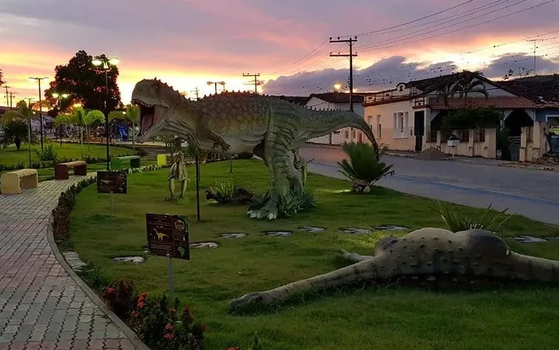 Santa Inês, a cidade que adotou os dinossauros e se deu muito bem - Imagem
