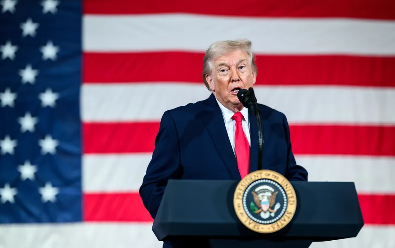 Fim do tarifaço? Trump faz novo anúncio sobre tarifa global - Imagem