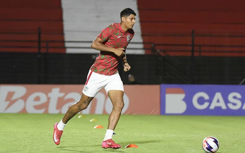 Vitória encaminha contratação de volante sondado por gigantes - Imagem