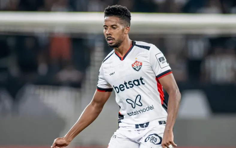 Vitória pagará mais de R$ 900 mil para volante que abriu processo - Imagem