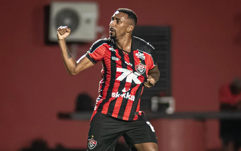 Vitória perde novo jogador por lesão e ganha desfalque contra o Grêmio - Imagem