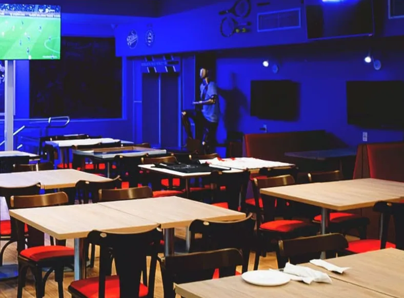 Bar do Bahia: clube inaugura espaço para torcida com 15 TVs e PS4 - Imagem