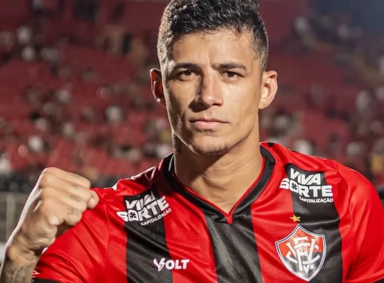 Camutanga sofre lesão grave e desfalca o Vitória por longo período - Imagem