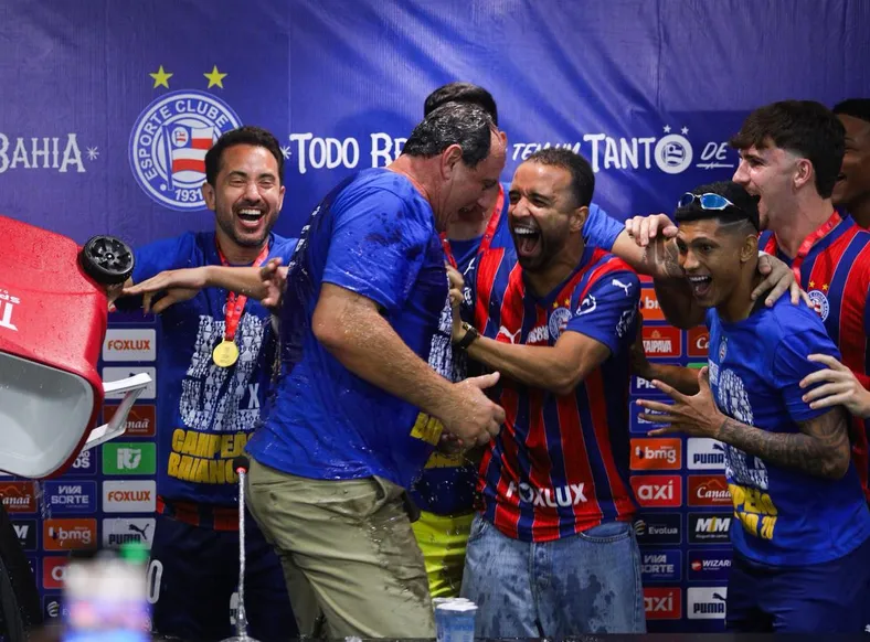 Ceni exalta torcida do Bahia após título baiano: "Carregou o time" - Imagem