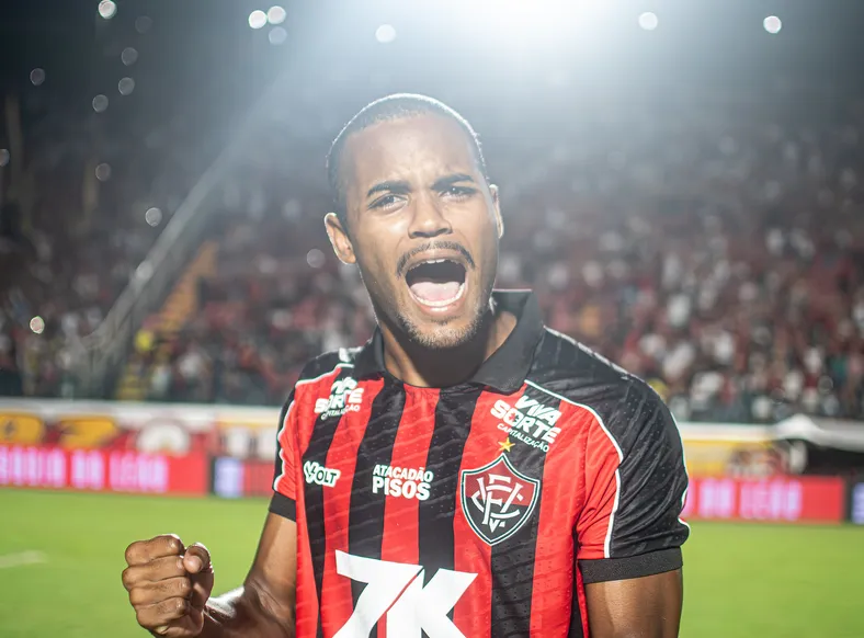 Citado por Jair Ventura em coletiva, jovem da base deixa o Vitória - Imagem