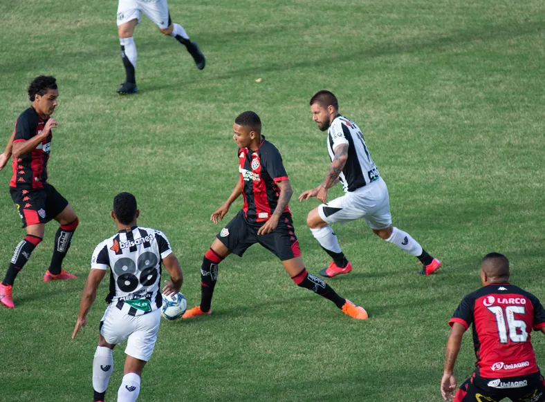 Com cenário favorável inédito, Vitória busca encerrar tabu com o Ceará - Imagem