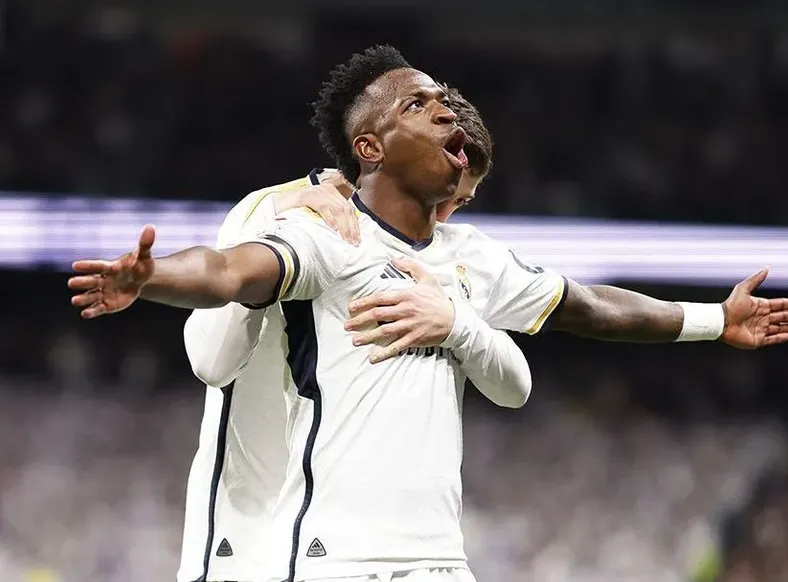 Com dois gols de Vini Jr, Real Madrid vence e adia título do Barcelona - Imagem