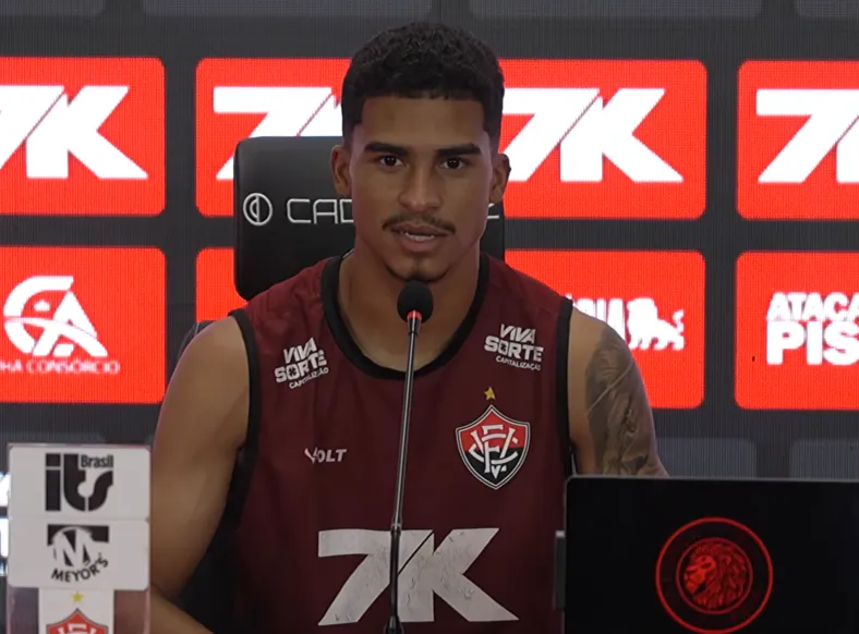 Em boa fase, Renê valoriza coletivo: "Me sacrifico muito pelo time" - Imagem