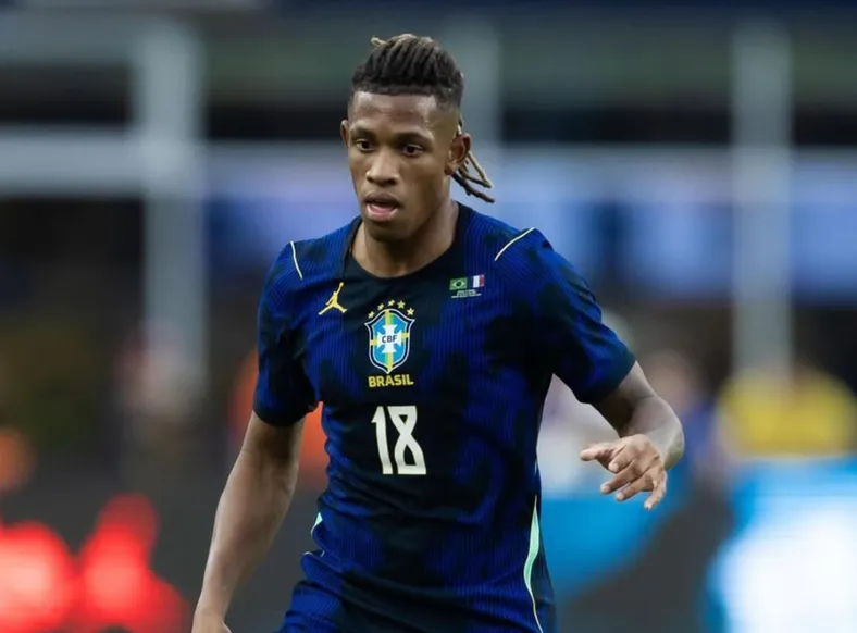 Ex-Bahia brilha na Seleção e marca após pintura de Vini Jr; assista - Imagem