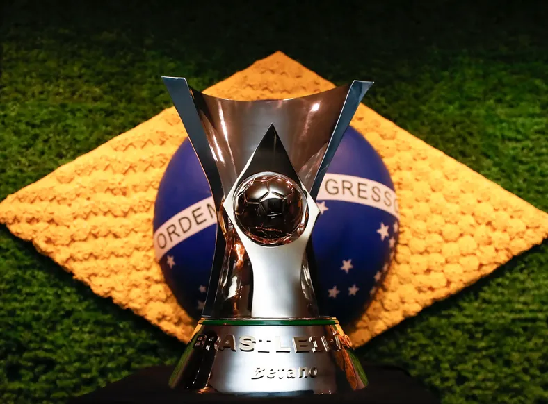 Gigante da Série A encaminha venda da SAF por R$ 2 bilhões - Imagem