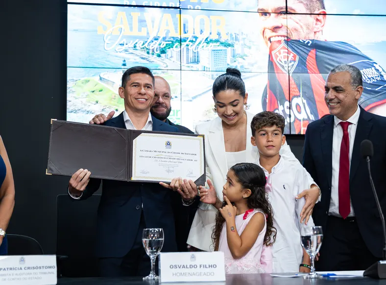 Ídolo do Vitória, Osvaldo recebe título de Cidadão Soteropolitano - Imagem