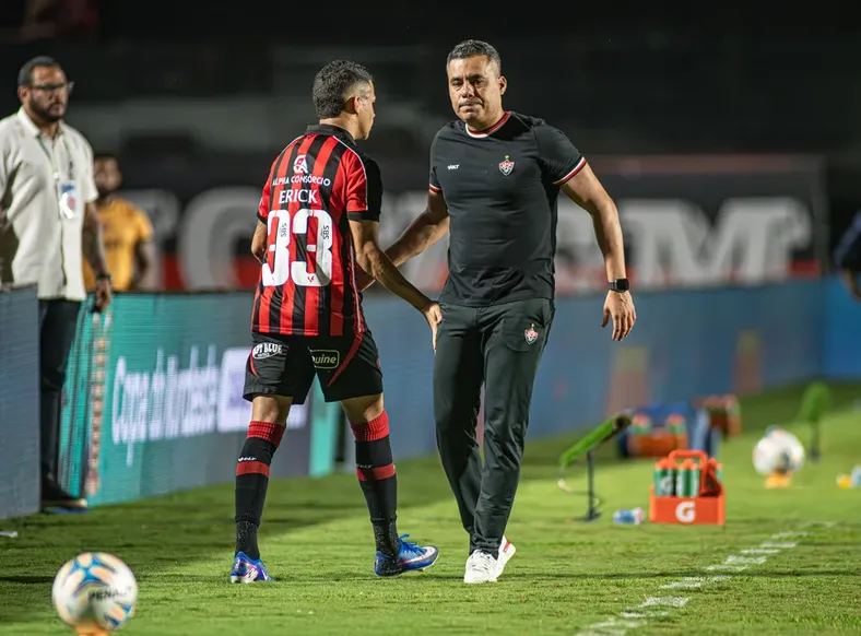 Jair Ventura comenta atuação de Erick após efeito suspensivo do STJD - Imagem
