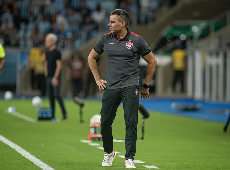 Jair Ventura vê volume maior do Grêmio, mas aponta chances perdidas - Imagem