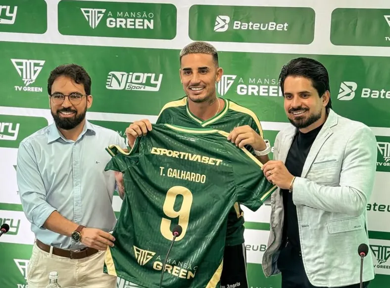 "Mandou baixar a porrada", diz Thiago Galhardo sobre Rogério Ceni - Imagem