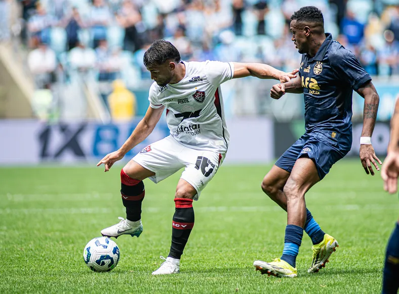 Vitória busca primeiros três pontos fora de casa no Brasileirão - Imagem