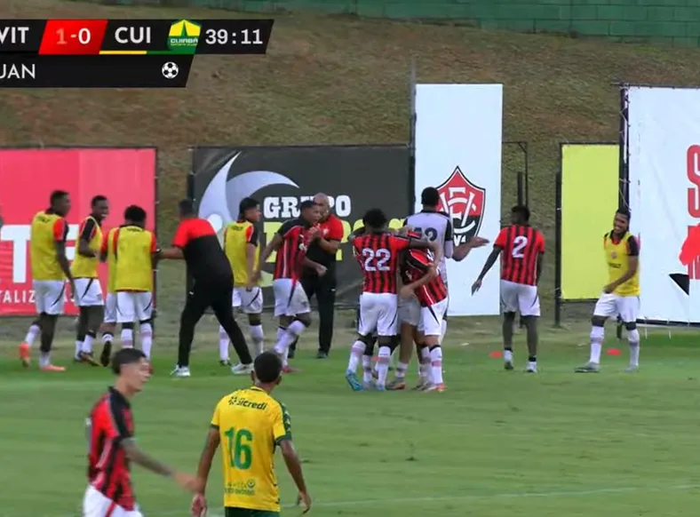Vitória marca no fim e derrota o Cuiabá pelo Brasileirão Sub-20 - Imagem