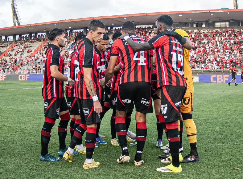 Vitória perde dois titulares para encarar o São Paulo no Brasileirão - Imagem
