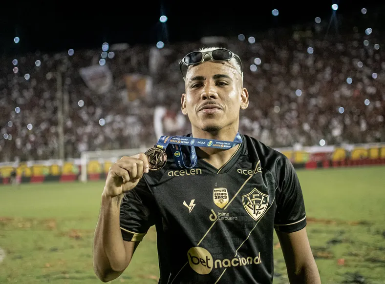 Xodó da torcida do Vitória é anunciado por novo clube; saiba qual - Imagem