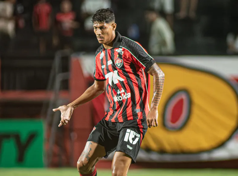 Zé Vitor mira boa sequência e pensa grande: "Olhar pra cima na tabela" - Imagem