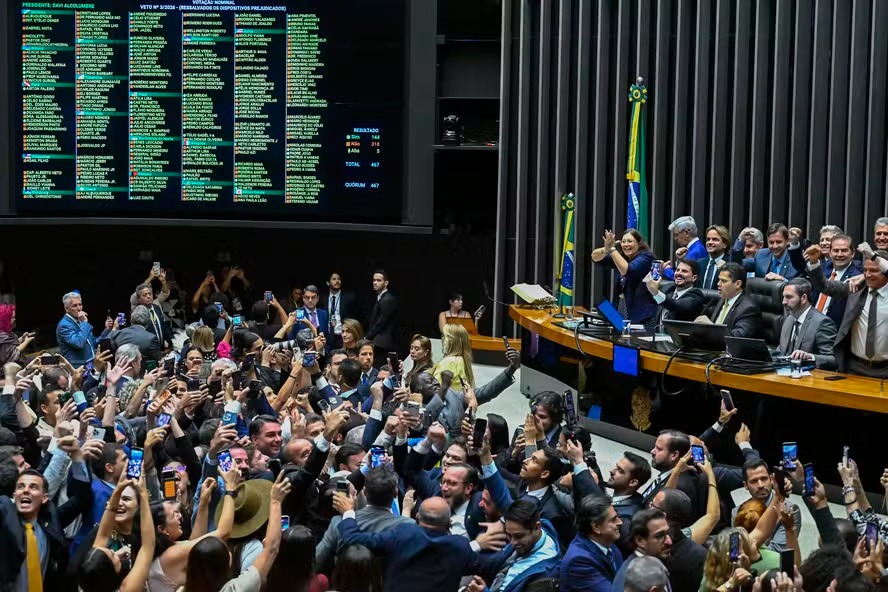 Deputado é diagnosticado com 'coração partido' e se afasta da Alba