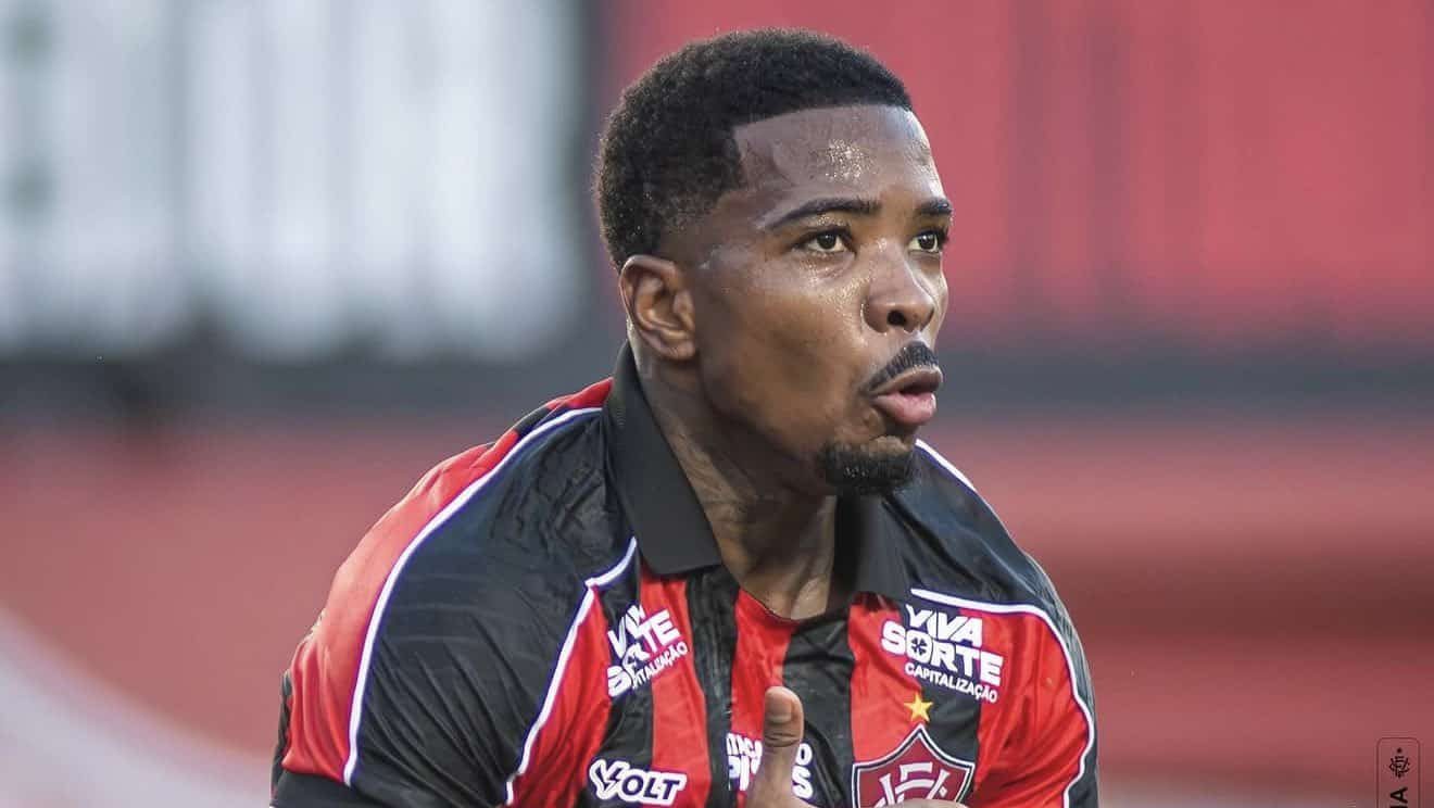 Vitória e Corinthians fazem uma só finalização e empatam no Barradão