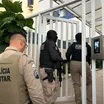 PMs são presos por mortes de jovens e alteração da cena do crime em Salvador