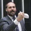 Eduardo Bolsonaro promete acionar Trump após ser condenado pelo STF