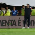 Abel Ferreira coloca o Vitória no centro de 'guerra' entre Palmeiras e Flamengo imagem
