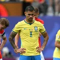 Ancelotti explica escolha de Bruno Guimarães para bater pênalti imagem