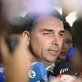 Flávio Bolsonaro reage à Operação Wi-Fi e blinda filme sobre o pai imagem